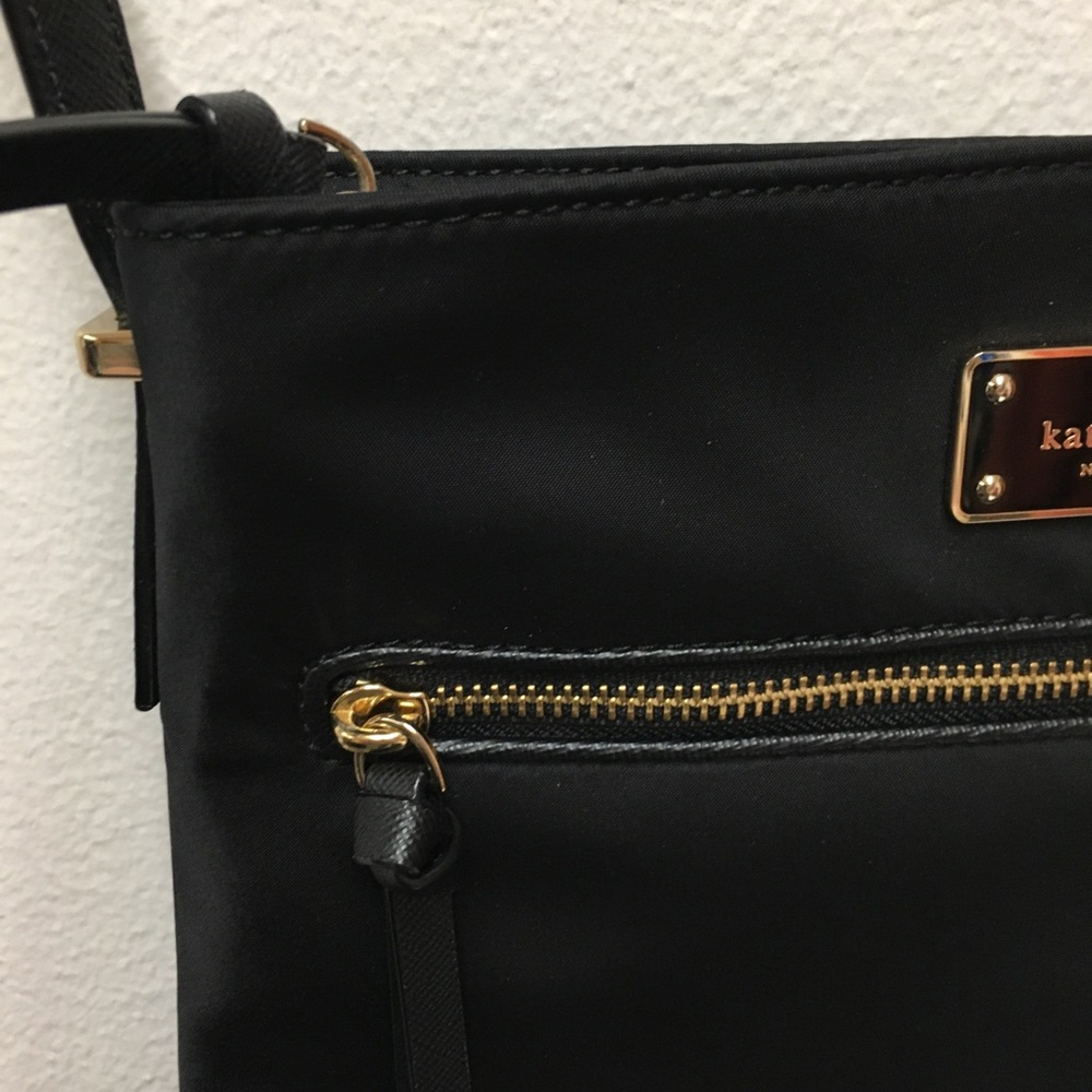 Kate Spade Medium Nylon Crossbody Handbag Black Gold Classic Preppy - Picture 4 of 16